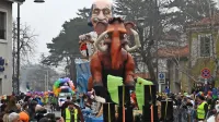 Med vozovi so bile zmagovalke na letošnjem Kraškem pustu 
Opčine, ki so predstavile temo Na tankem ledu plešemo. 