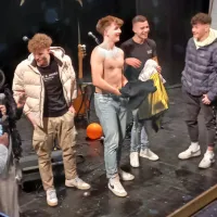 V  Piranu so se oglasili “mačkoni” iz Ajdovščine, enemu je bilo zelo 
vroče.   