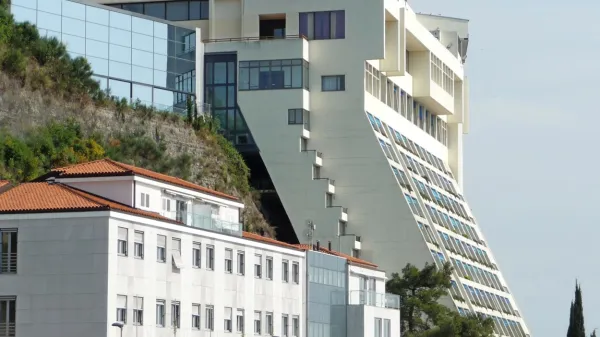 V Sindikatu delavcev gostinstva in turizma  še vedno  ocenjujejo, da 
je prezaposlitev sobaric na zunanjega izvajalca škodljiv poslovni 
model za delavce. 