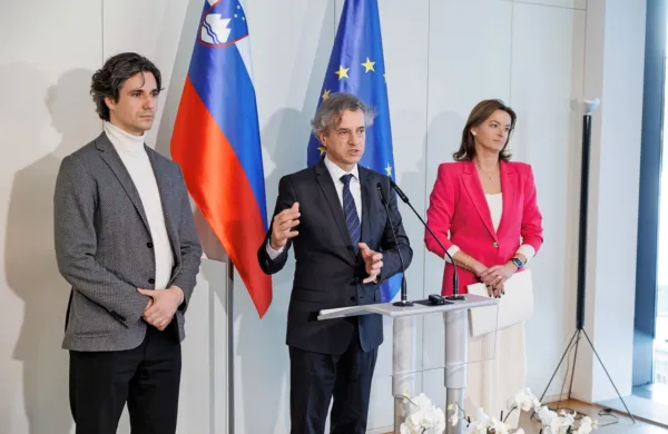 Koalicijski partnerji bodo za uresničitev vseh obljub potrebovali 
zajeten kup denarja.