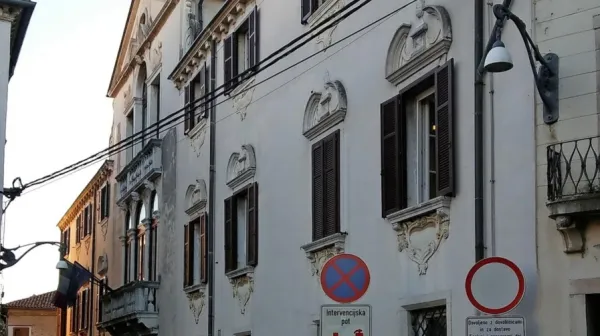 Palača Gravisi-Barbabianca v Kopru