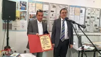 Filatelistična zveza Slovenije je pobudniku, soustanovitelju in dolga leta glavnemu motorju PND Vojku 
Čeligoju, ki je društvu predsedoval kar 29 let, podelila priznanje za življenjsko delo, Numizmatično društvo 
Slovenije pa naziv častnega člana zveze. Priznanji je prevzel predsednik PND Vili Gombač (levo).
