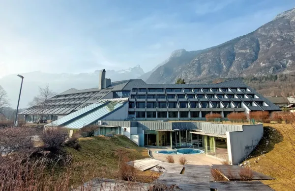 Po zdajšnjih zagotovilih bodo Hotel Kanin začeli preurejati spomladi, med drugim bodo razširili center dobrega počutja. 