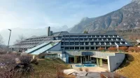 Po zdajšnjih zagotovilih bodo Hotel Kanin začeli preurejati spomladi, med drugim bodo razširili center dobrega počutja. 