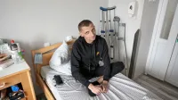 28-letni Jevgenij v rehabilitacijskem centru, lociranem znotraj bolnišnice za odrasle