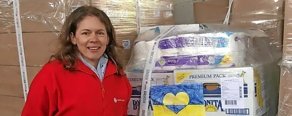 Mira Milavec ob prispeli humanitarni pomoči za Ukrajino