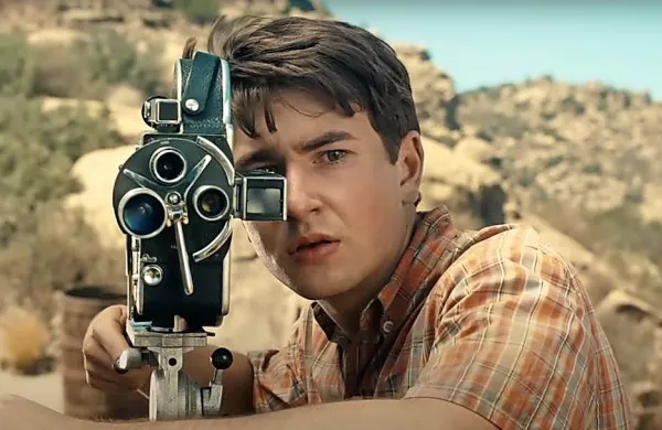 Fabelmanovi je film o Spielbergovem usodnem zaljubljanju v moč 
gibljivih podob in hommage režiserjevi družini.