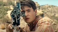 Fabelmanovi je film o Spielbergovem usodnem zaljubljanju v moč 
gibljivih podob in hommage režiserjevi družini.