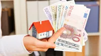 Najem kredita spremljajo znatni stroški, ob predčasnem poplačilu 
jih mora banka sorazmerni del vrniti.

