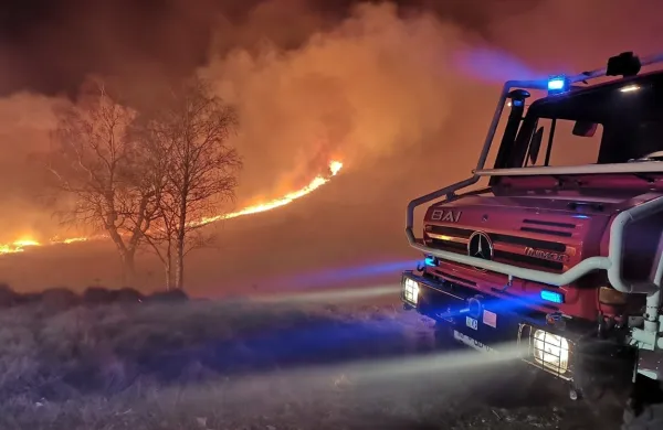 Pri  gašenju  požara  nad  Rakitovcem  je  sodelovalo  več  kot 150  
gasilcev.  