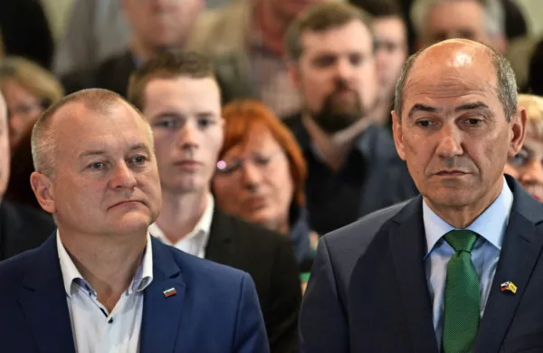 Franc Kangler (levo) odslej deluje v isti stranki kot Janez Janša.