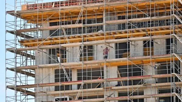 Novo ministrstvo za solidarno prihodnost ima v zvezi z gradnjo 
javnih najemnih stanovanj  ambiciozne načrte, a poznavalci menijo, da so še premalo konkretizirani.  
