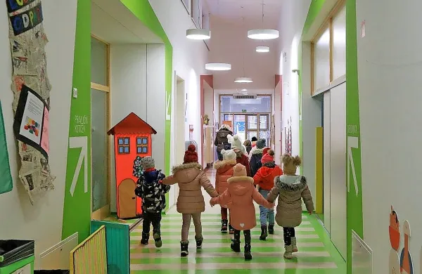 Višji zneski otroškega dodatka, državne štipendije in dodatkov k državni štipendiji bodo samodejno izplačani v aprilu, zato ni treba oddajati 
nove vloge. 