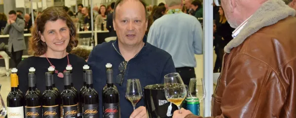 Simona in Borut Blažič sta v Bologni predstavila paleto vin iz 
Plešivega. 