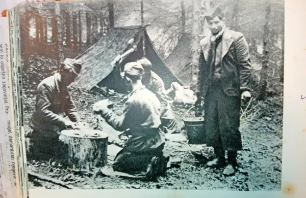 Kajuh je  jeseni leta 1943 mnogo časa preživel na področju 
Notranjske.