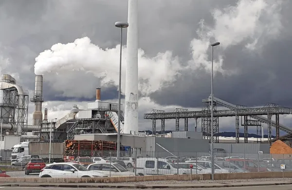 S pogodbo, ki bi jo podpisali občina, civilna iniciativa  in Lesonit, 
želijo tovarno zavezati k izpolnitvi  ukrepov, s katerimi bi zmanjšali 
izpuste in druge škodljive vplive na okolico.