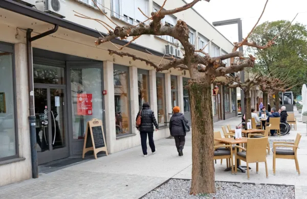 Kavarna in restavracija Pecivo na Delpinovi ulici tudi pod novim lastnikom 
ohranja prepoznavno ime, radi pa bi ji povrnili tudi nekdanji sloves. 