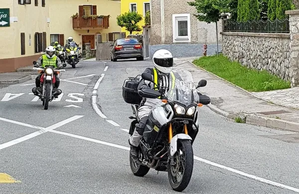 Na  severnoprimorskih  cestah  bodo  policisti danes     pozorni na  motoriste.
