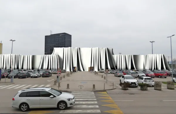 Kolosej, ki ga je jeseni kupila družba Boscarol, gre v prenovo. Do decembra naj bi zaživel z novimi 
vsebinami in novim imenom Odiseja.