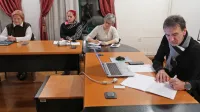Politično povsem neizkušeni svetniki KS mesto Idrija so v nekaj tednih naredili veliko za ponovno 
pritegnitev krajanov k soodločanju v Idriji. 