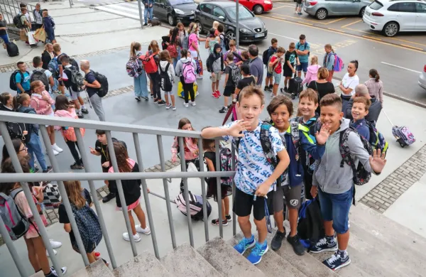 1. septembra bodo v osnovne šole zakorakale tudi  generacije 
otrok,  rojenih leta 2017.