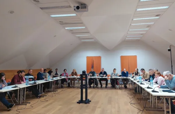 Bovški svetniki so ustavili konje in sprejeli proračun, kar nakazuje 
sodelovanje za naprej.   