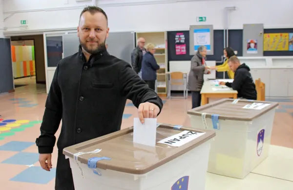 Nesojeni župan Robert De Lucia bi rad nepravilnostim drugega 
kroga volitev v Občini Divača prišel do dna.