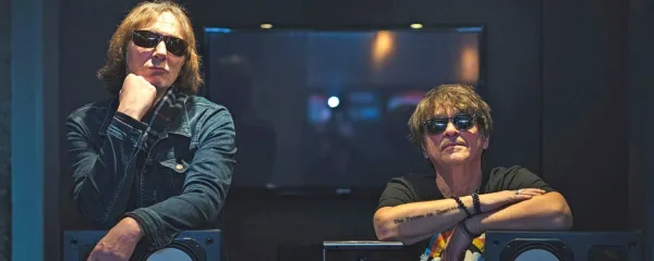  

Dare Kaurič in Davor Gobac sta posnela pesem v stilu njunih 
mladostnih idolov, skupine Ramones.