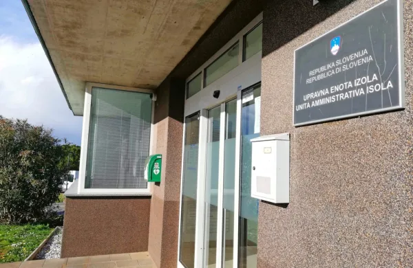Načelnik Upravne enote Izola Branko Andrejašič pravi, bo lahko 
učinek komentiral šele,  ko bo imel  na mizi konkretne  predloge in 
izhodišča o tem, kaj ta reorganizacija  sploh pomeni. 