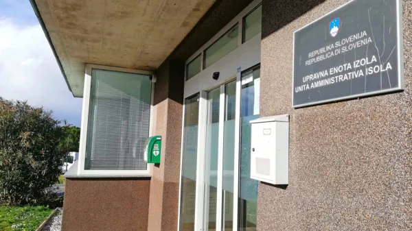 Načelnik Upravne enote Izola Branko Andrejašič pravi, bo lahko 
učinek komentiral šele,  ko bo imel  na mizi konkretne  predloge in 
izhodišča o tem, kaj ta reorganizacija  sploh pomeni. 