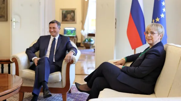 Borut Pahor je ob izteku predsedniškega mandata pomilostil 
Ukrajinko Alono Nikitno, Nataša Pirc Musar a svojo prvo pomilostitev namenila Ukrajincu Valeriiju Arakcheievu. 
