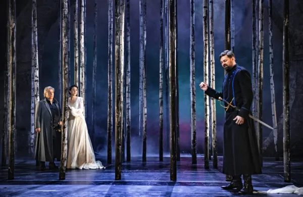  Jure Počkaj (desno) se je s prepričljivo interpretacijo ponovno vživel v vlogo grofa Lune.  