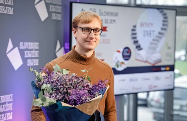 Knjižni prvenec Davida Zupančiča je na 38. Slovenskem knjižnem 
sejmu prejel laskavi naziv Knjiga leta 2022.
