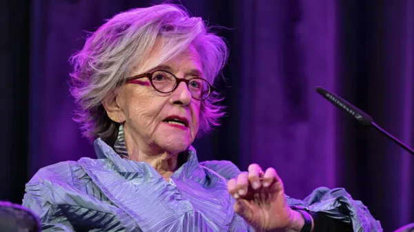 Cilj knjige Nevidna ženska in druge zgodbe  je, da se staranje “vidi 
od znotraj”, pravi Slavenka Drakulić.