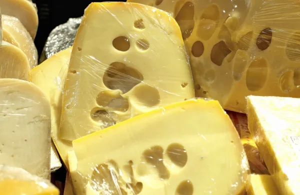 Sir se je  podražil za 24,4 odstotka. 