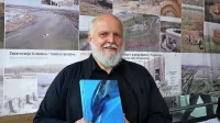 Prof. dr. Lovrenc Lipej je svojo najnovejšo knjigo Podobe iz 
Modrine predstavil v Škocjanskem zatoku.   