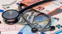 Zavarovalnice trdijo, da so bomo dopolnilno zavarovanje plačevali 
več tudi zato, ker se je zagnal program skrajševanja čakalnih 
vrst.