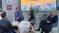 V pogovoru z Andrejem Blatnikom in Ireno Urbič je Vuk Ćosić 
predstavil svojo novo stvaritev Nacija - Kultura.