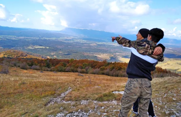 Integracija v okolje poteka tudi prek izletov.  