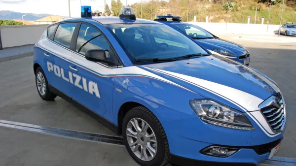 Italija naj bi po navedbah neimenovanih virov okrepila aktivnosti 
v zvezi s pridržanji in deportacijami tistih, ki niso upravičeni do 
tega, da ostanejo v državi.