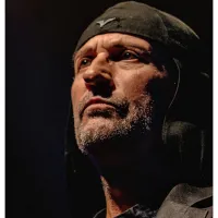 Laibach na enem izmed nastopov v sklopu turneje Love Is Still 
Alive.