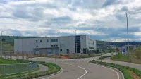 Nova poslovna stavba podjetja Marinblu v Izoli čaka na dokončanje, ki pa je vse bolj negotovo.
