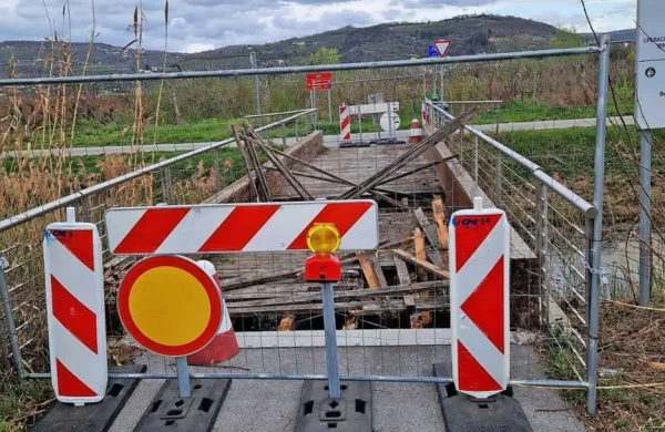 Most čez Drnico bi radi uporabljali kolesarji in pešci ter bližnji 
stanovalci in šolarji, saj jim predstavlja bližnjico v središče 
Sečovelj in tudi do osnovne šole.  
