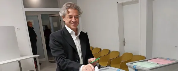 Robert Golob na domačem volišču v  KS Kromberk (sicer med 
lokalnimi volitvami), kjer je Gibanje Svoboda prejelo kar 58 
odstotkov.