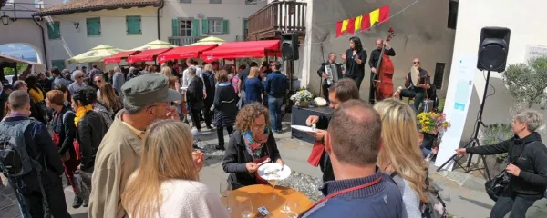 Jutri bo v srednjeveškem Šmartnem v Brdih   najbolj okusen dan v 
letu.