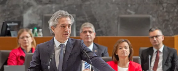 Robert Golob ni mesija