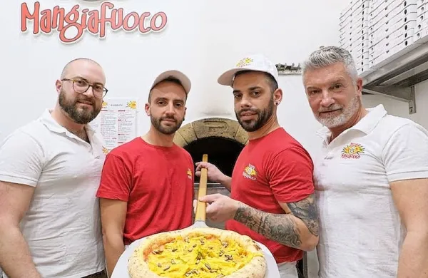 Ekipa tržaške picerije Mangiafuoco je minule dni zaslovela z drzno 
novostjo v ponudbi pic.