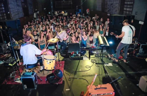 Vrhunec bo nedeljski veliki koncert, na katerem bodo nastopili 
tudi MRFY. 
