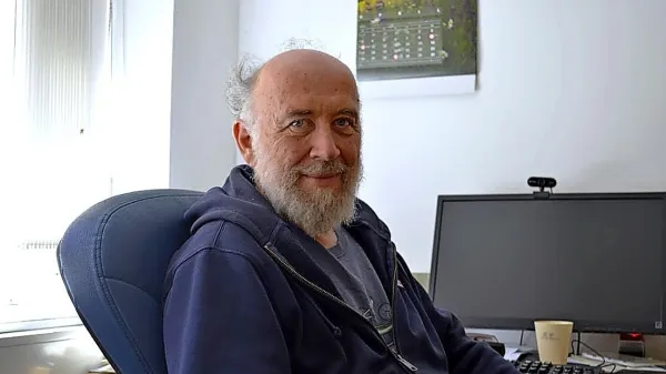 Dr. Matej Gabrovec: “Raje kot v brezplačne vozovnice investirajmo 
v izboljšanje storitev javnega prometa.”