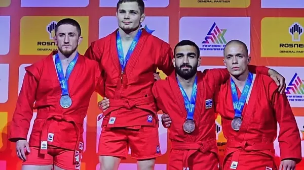 Judoist iz šole kluba 15. maj iz Marezig Luka Perkovič (na 
fotografiji desno) je na članskem evropskem prvenstvu v borilni 
veščini  combat sambo v izraelski Haifi osvojil bronasto odličje v 
kategoriji do 71 kilogramov.